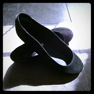Merrell black suede flats